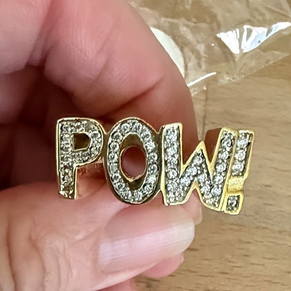 Noir Jewelery DC Comics Pow Ring in Gold NEW - Picture 2 of 3